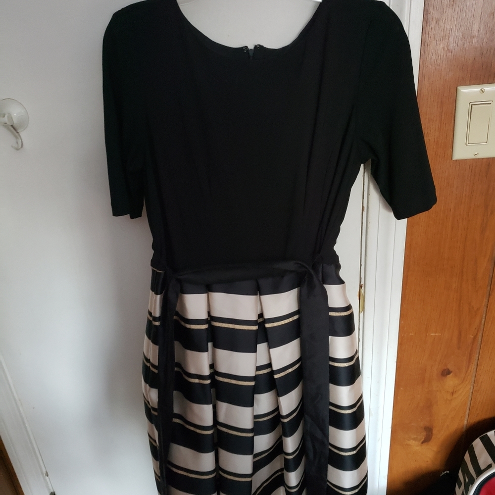 Mid Sleeve Dress
